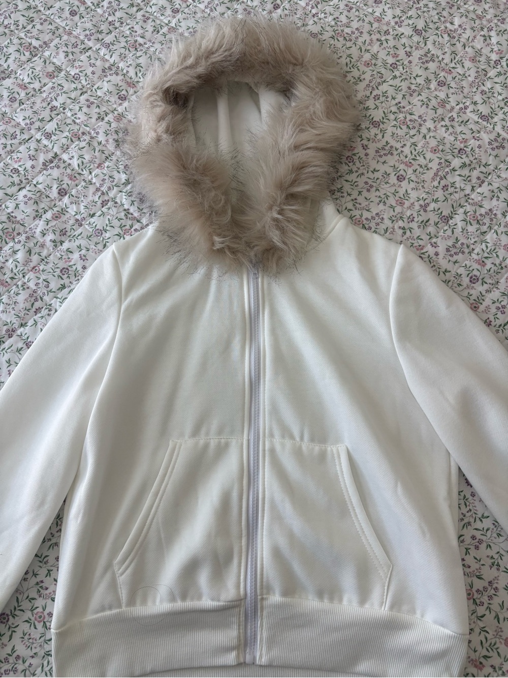 Women's White Zip-Up Hoodie with Faux Fur Trimmed Hood